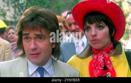 ARTHUR 1981 Warner Bros. Film mit Liza Minnelli als Linda Marolla und Dudley Moore als Arthur Bach Stockfoto