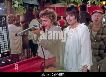 ARTHUR 1981 Warner Bros. Film mit Liza Minnelli als Linda Marolla und Dudley Moore als Arthur Bach Stockfoto