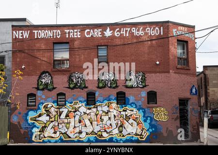 New Toronto Tree Care Wandgemälde an der Alex Faulkner Lane in Etobicoke, Toronto, Ontario, Kanada Stockfoto