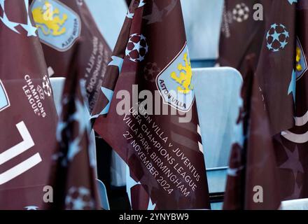 Liverpool, Großbritannien. November 2024. Flaggen während des Spiels der UEFA Champions League in Anfield, Liverpool. Der Bildnachweis sollte lauten: Jessica Hornby/Sportimage Credit: Sportimage Ltd/Alamy Live News Stockfoto