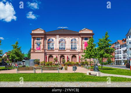 EISENACH, THÜRINGEN, DEUTSCHLAND - CA. JUNI 2024: Landestheater der Stadt Eisenach in Thüringen. Stockfoto