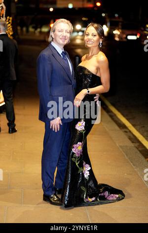 Ceawlin Thynn, 8. Marquess of Bath (links) und Emma Thynn, Marchioness of Bath (rechts) kommen zu den Tusk Conservation Awards im Savoy Hotel, London. Bilddatum: Mittwoch, 27. November 2024. Stockfoto