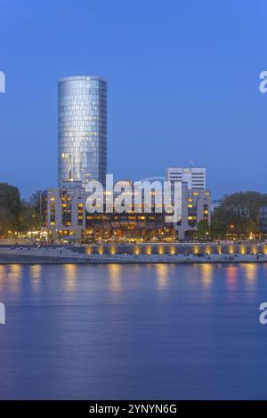 Hyatt Regency Hotel and Cologne Triangle Tower, Europäische Agentur für Flugsicherheit, EASA, Deutz, Köln, Nordrhein-Westfalen, Deutschland, Europa Stockfoto