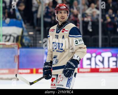 Will Weber (Schwenninger Wild Wings, #78). GER, EHC Red Bull München vs. Schwenninger Wild Wings, Eishockey, DEL, 20. Spieltag, Saison 2024/2025, 26.11.2024. Foto: Eibner-Pressefoto/Heike Feiner Stockfoto