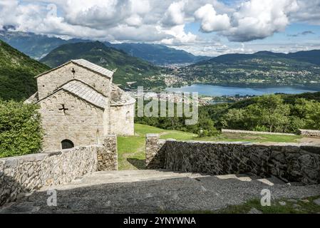 Basilika San Pietro al Monte in den voralpen des Comer Sees Stockfoto