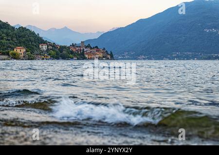 Blick auf das Dorf Santa Maria Rezzonico am Comer See Stockfoto