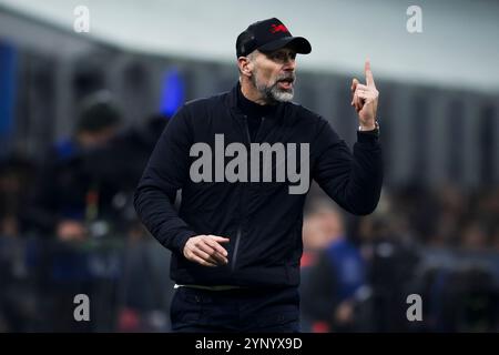Mailand, Italien. 26. November 2024. Marco Rose, Cheftrainer des RB Leipzig, reagiert während des Fußballspiels der UEFA Champions League 2024/25 zwischen dem FC Internazionale und dem RB Leipzig. Quelle: Nicolò Campo/Alamy Live News Stockfoto