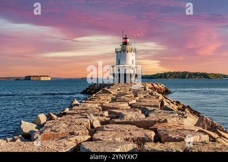 Malerisches Spring Point Ledge Lighthouse und Breakwater bei Sunset Portland Maine, New England, USA Stockfoto