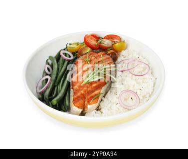 Leckeres gegrilltes Lachssteak mit Reis und Gemüse isoliert auf weiß Stockfoto