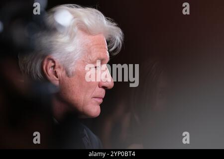 Richard Gerel posiert gemeinsam im ELLE FÜR EINEN ZUKÜNFTIGEN Fotobesuch im Four Seasons Hotel in Madrid, 27. November 2019 in Spanien Stockfoto