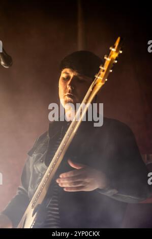 London, Vereinigtes Königreich. November 2024. Die Snuts treten in einem ausverkauften Roundhouse in Camden auf. Cristina Massei/Alamy Live News. Stockfoto