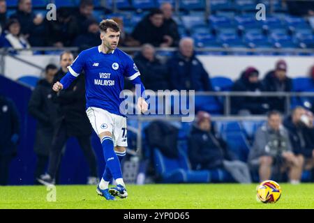 Cardiff, Großbritannien. November 2024. Calum Chambers of Cardiff City in Aktion. EFL Skybet Championship Match, Cardiff City gegen Queens Park Rangers im Cardiff City Stadium in Cardiff, Wales am Mittwoch, den 27. November 2024. Dieses Bild darf nur für redaktionelle Zwecke verwendet werden. Nur redaktionelle Verwendung, Bild von Lewis Mitchell/Andrew Orchard Sportfotografie/Alamy Live News Credit: Andrew Orchard Sportfotografie/Alamy Live News Stockfoto