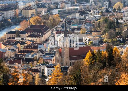 Blick auf die Pfarrkirche St. Nikolaus in Innsbruck. Innsbruck Tirol Österreich *** Blick auf die Pfarrkirche St. Nikolaus in Innsbruck Innsbruck Innsbruck Tirol Österreich Stockfoto