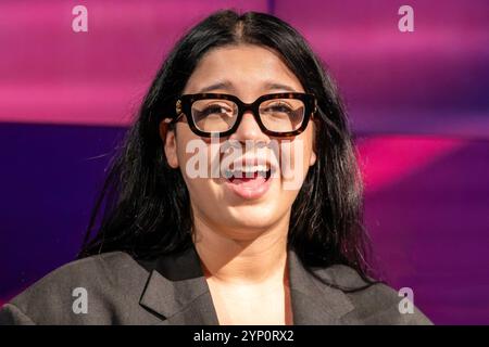 Maischberger am 27. November 2024 aus Köln. Im Bild die Journalistin Yasmine MBarek Zeit Online. Themen in der Talkrunde waren Trump und die damit verbundenen wirtschafts-politische Veränderungen sowie die Entwicklung der Debattenkultur. Köln Nordrhein-Westfalen Deutschland *** Maischberger am 27. November 2024 aus Köln im Bild die Journalistin Yasmine MBarek Zeit Online Themen in der Talkrunde waren Trump und die damit verbundenen wirtschaftlichen und politischen Veränderungen sowie die Entwicklung der Debattionskultur Köln Nordrhein-Westfalen Deutschland Stockfoto