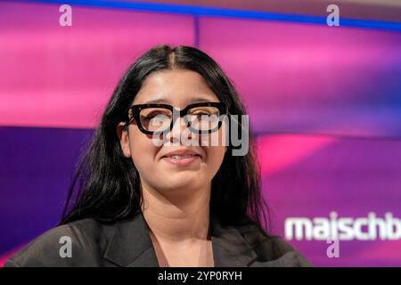 Maischberger am 27. November 2024 aus Köln. Im Bild die Journalistin Yasmine MBarek Zeit Online. Themen in der Talkrunde waren Trump und die damit verbundenen wirtschafts-politische Veränderungen sowie die Entwicklung der Debattenkultur. Köln Nordrhein-Westfalen Deutschland *** Maischberger am 27. November 2024 aus Köln im Bild die Journalistin Yasmine MBarek Zeit Online Themen in der Talkrunde waren Trump und die damit verbundenen wirtschaftlichen und politischen Veränderungen sowie die Entwicklung der Debattionskultur Köln Nordrhein-Westfalen Deutschland Stockfoto