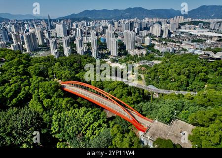 Fuzhou, China, 27. November 2024. Die Wintersonne ist warm und die Landschaft ist wunderschön in Fuzhou City, Chinas Provinz Fujian, 27. November 2024. Quelle: Wang Dongming/China News Service/Alamy Live News Stockfoto