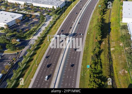 Blick aus der Vogelperspektive der Interstate 528 Martin Andersen Beachline Expy in Orlando, USA Stockfoto