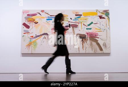Thaddaeus Ropac, London, Großbritannien. November 2024. Joan Snyder: Body & Soul (28. November 2024-2, Februar 2025), eine Einzelausstellung des abstrakten Werkes des amerikanischen Künstlers. Joan Snyder (* 1940) ist ein MacArthur Fellow, ein Guggenheim Fellow und ein National Endowment for the Arts Fellow. Bild: Joan Snyder, Wild Strokes Hope, 1972. Quelle: Malcolm Park/Alamy Live News Stockfoto