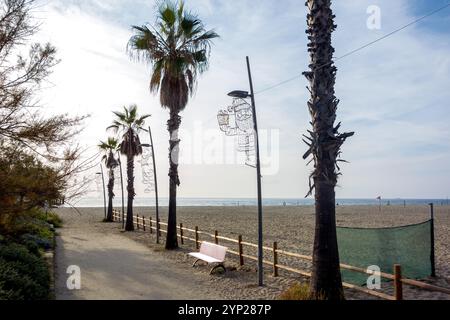 Weihnachtsdekoration in der Nähe von Viareggio Beach, Italien Stockfoto