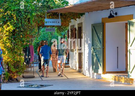 Shopping in Santa Gertrudis de Fruitera, Ibiza, Balearen, Spanien, Mittelmeer, Europa Stockfoto