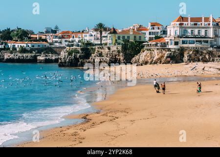 Conceicao Beach an einem sonnigen Morgen in Cascais, Portugal, Europa Stockfoto