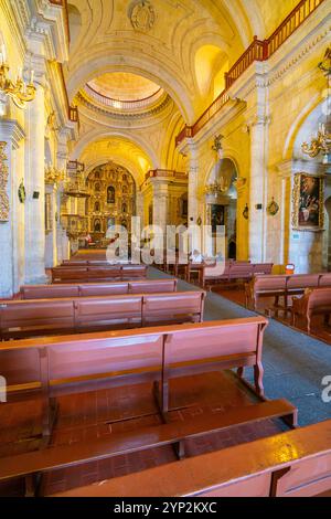 Innenraum der Kirche der Gesellschaft, Arequipa, Peru, Südamerika Stockfoto