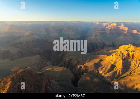 Grand Canyon bei Sonnenuntergang, Yavapai Point, Grand Canyon Nationalpark, UNESCO-Weltkulturerbe, Arizona, Vereinigte Staaten von Amerika, Nordamerika Stockfoto