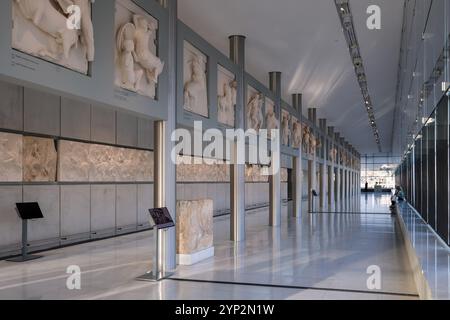 Architektonische Details des Akropolis-Museums, eines archäologischen Museums im historischen Zentrum von Athen, Griechenland, Europa Stockfoto