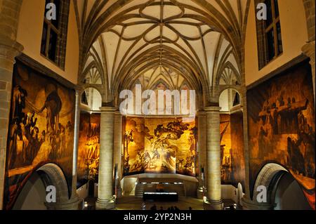 Wandgemälde von Jose Maria Sert in der Kirche des ehemaligen Dominikanerklosters, das das San Telmo Museum beherbergt, San Sebastian, Bucht von Biskaya, provinz Stockfoto