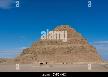 Stufenpyramide von Djoser, die erste Pyramide, Komplex von Sakkara, UNESCO-Weltkulturerbe, Ägypten, Nordafrika, Afrika Stockfoto