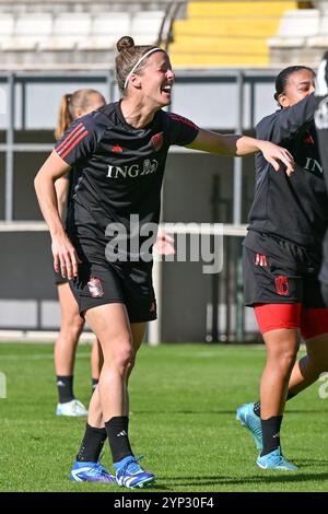 Laura Deloose (22) aus Belgien, die während des MD-1-Trainings am Matchday einen Tag vor einem Spiel zwischen den Nationalmannschaften der Ukraine und Belgiens am Donnerstag, den 28. November 2024, in Antalya, Türkei, beim zweiten Play-off des UEFA-Qualifikationswettbewerbs für Frauen 2023-24 die roten Flammen genannt wurde . FOTO SPORTPIX | David Catry Stockfoto