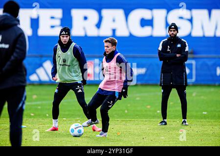 Hamburg, Deutschland. November 2024. Anssi Suhonen (Hamburger SV, #36) GER, Training Hamburger SV, Fussball, 2. Bundesliga, Saison 2024/2025, 28.11.2024 Foto: Eibner-Pressefoto/Marcel von Fehrn Credit: dpa/Alamy Live News Stockfoto