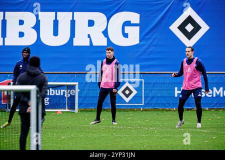 Hamburg, Deutschland. November 2024. Moritz Heyer (Hamburger SV, #03) GER, Training Hamburger SV, Fussball, 2. Bundesliga, Saison 2024/2025, 28.11.2024 Foto: Eibner-Pressefoto/Marcel von Fehrn Credit: dpa/Alamy Live News Stockfoto