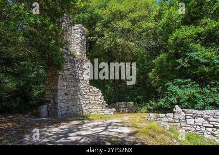 Der Baptistry Complex im Butrint Archaeological Park, im Butrint National Park, Südalbanien. Ein UNESCO-Weltkulturerbe. NE-Zimmer, Caldarium Stockfoto