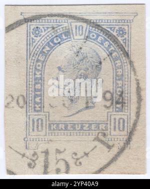 ÖSTERREICH - UM 1891: Fragment Originalumschlag mit Vordruck 10 Kreuzkreuzer lilablau-blauer Briefmarke mit Porträt des Monarchen Franz Josef. Franz Joseph I. oder Franz Joseph I. war vom 2. Dezember 1848 bis zu seinem Tod am 21. November 1916 Kaiser von Österreich, König von Ungarn und den anderen staaten der Habsburgermonarchie. Zu Beginn seiner Regierungszeit wurden seine Reiche und Gebiete als Österreichisches Reich bezeichnet, wurden aber 1867 als Doppelmonarchie des Österreichisch-Ungarischen Reiches wiederaufgebaut Stockfoto