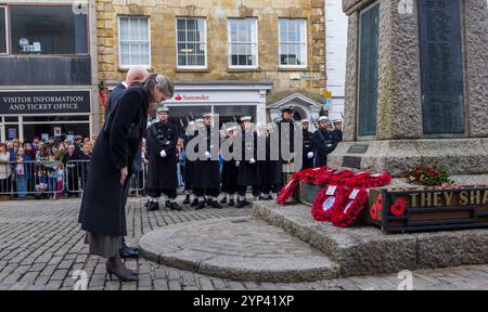 Die Trauerparade zum Gedenken am Sonntag in Truro, Cornwall. Stockfoto