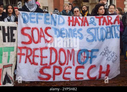 London, Großbritannien. November 2024. Studenten und andere versammeln sich vor der University of London, um gegen die Versuche der Universität zu protestieren, Palästina-Proteste auf Campus zu verbieten, und gegen den Scholastizid. Quelle: Vuk Valcic/Alamy Live News Stockfoto