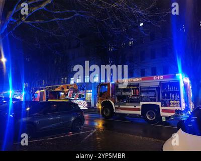 Feuerwehreinsatz, Wohnhaus, Görlitz Biesnitzer Straße, Höhe Nr 70/71, zwischen Büchtemannstraße und Jauernicker Straße, Görlitz, 28.11.2024 *** Feuerwehr Betrieb, Wohnhaus, Görlitz Biesnitzer Straße, Ebene Nr. 70 71, zwischen Büchtemannstraße und Jauernicker Straße, Görlitz, 28 11 2024 Copyright: XMatthiasxWehnertx Stockfoto