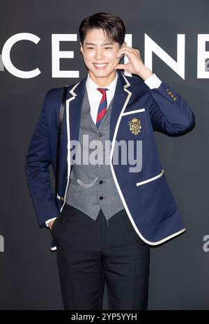 Seoul, Südkorea. November 2024. Der südkoreanische Schauspieler Park Bo-Gum nimmt am 28. November 2024 an einem Fotobesuch für das Celine Cheongdam Flaggschiff Open Event in Seoul Teil. (Foto: Lee Young-HO/SIPA USA) Credit: SIPA USA/Alamy Live News Stockfoto