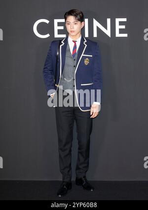 Seoul, Südkorea. November 2024. Der südkoreanische Schauspieler Park Bo-Gum nimmt am 28. November 2024 an einem Fotobesuch für das Celine Cheongdam Flaggschiff Open Event in Seoul Teil. (Foto: Lee Young-HO/SIPA USA) Credit: SIPA USA/Alamy Live News Stockfoto