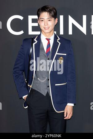 Seoul, Südkorea. November 2024. Der südkoreanische Schauspieler Park Bo-Gum nimmt am 28. November 2024 an einem Fotobesuch für das Celine Cheongdam Flaggschiff Open Event in Seoul Teil. (Foto: Lee Young-HO/SIPA USA) Credit: SIPA USA/Alamy Live News Stockfoto
