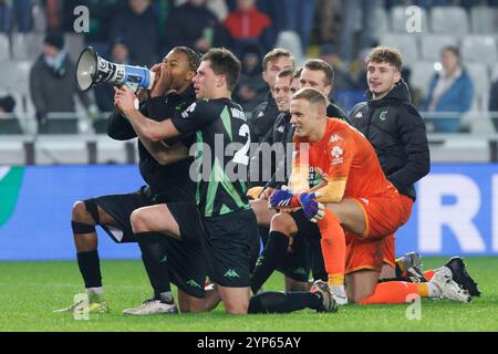 Brügge, Belgien. November 2024. Die Spieler von Cercle feiern am Donnerstag, den 28. November 2024, in Brügge, am vierten Tag der Ligaperiode der UEFA Conference League, ein Fußballspiel zwischen dem belgischen Cercle Brugge KSV und dem Scottish Heart of Midlothian FC. BELGA FOTO KURT DESPLENTER Credit: Belga Nachrichtenagentur/Alamy Live News Stockfoto