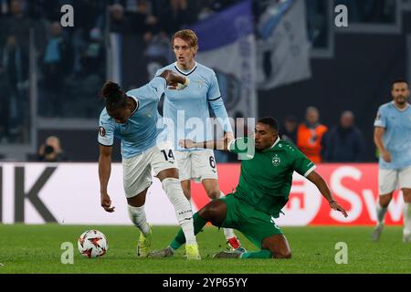 Rom, Latium, Italien. November 2024. Ludogorets' Deroy Duarte und Tijani Noslin aus Lazio während des Spiels der UEFA Europa League 2024/25 League Phase MD3 SS Lazio - FC Ludogorets 1945 im Stadio Olimpico am 28. November 2024 in Rom, Italien (Foto: © Ciro de Luca/ZUMA Press Wire) NUR ZUR REDAKTIONELLEN VERWENDUNG! Nicht für kommerzielle ZWECKE! Stockfoto