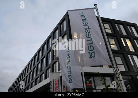 Die GERRESHEIMER AG Konzernzentrale, allgemein, Feature, Randmotiv, Symbolfoto Aussenansicht, Logo, am 28.11.2024 i Düsseldorf A *** GERRESHEIMER AG Konzernzentrale, allgemein, Feature, Randmotiv, Symbolfoto Außenansicht, Logo, am 28 11 2024 i Düsseldorf A Stockfoto