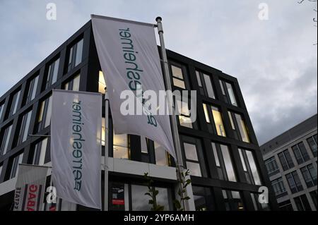 Die GERRESHEIMER AG Konzernzentrale, allgemein, Feature, Randmotiv, Symbolfoto Aussenansicht, Logo, am 28.11.2024 i Düsseldorf A *** GERRESHEIMER AG Konzernzentrale, allgemein, Feature, Randmotiv, Symbolfoto Außenansicht, Logo, am 28 11 2024 i Düsseldorf A Stockfoto