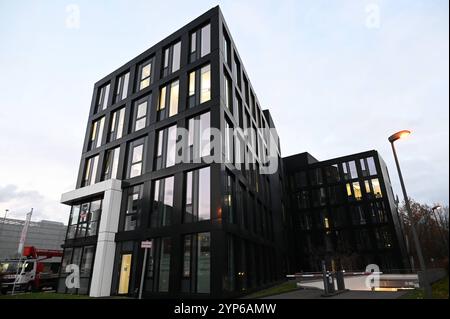 Die GERRESHEIMER AG Konzernzentrale, allgemein, Feature, Randmotiv, Symbolfoto Aussenansicht, Logo, am 28.11.2024 i Düsseldorf A *** GERRESHEIMER AG Konzernzentrale, allgemein, Feature, Randmotiv, Symbolfoto Außenansicht, Logo, am 28 11 2024 i Düsseldorf A Stockfoto