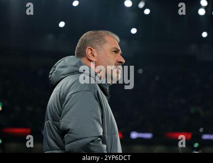 Tottenham Hotspur Stadium, London, Großbritannien. November 2024. UEFA Europa League Football, Tottenham Hotspur gegen Roma; Tottenham Hotspur Manager Ange Postecoglou an der Touchline Credit: Action Plus Sports/Alamy Live News Stockfoto