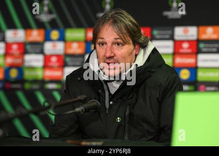 Craig Harrison Head Coach des New Saints F.C. während der Pressekonferenz nach dem Spiel nach dem UEFA Conference League - League Stage Match The New Saints vs Djurgården in Croud Meadow, Shrewsbury, Großbritannien, 28. November 2024 (Foto: Craig Thomas/News Images) in, 28. November 2024. (Foto: Craig Thomas/News Images/SIPA USA) Credit: SIPA USA/Alamy Live News Stockfoto