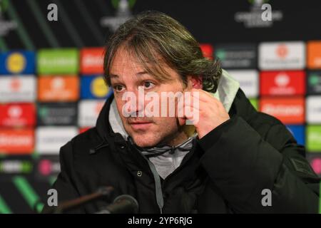 Craig Harrison Head Coach des New Saints F.C. während der Pressekonferenz nach dem Spiel nach dem UEFA Conference League - League Stage Match The New Saints vs Djurgården in Croud Meadow, Shrewsbury, Großbritannien, 28. November 2024 (Foto: Craig Thomas/News Images) in, 28. November 2024. (Foto: Craig Thomas/News Images/SIPA USA) Credit: SIPA USA/Alamy Live News Stockfoto