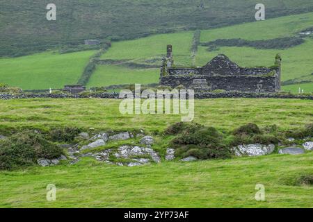 Ruinen der Killmagh Church auf dem Glen Cemetery, County Kerry, Irland, Europa Stockfoto